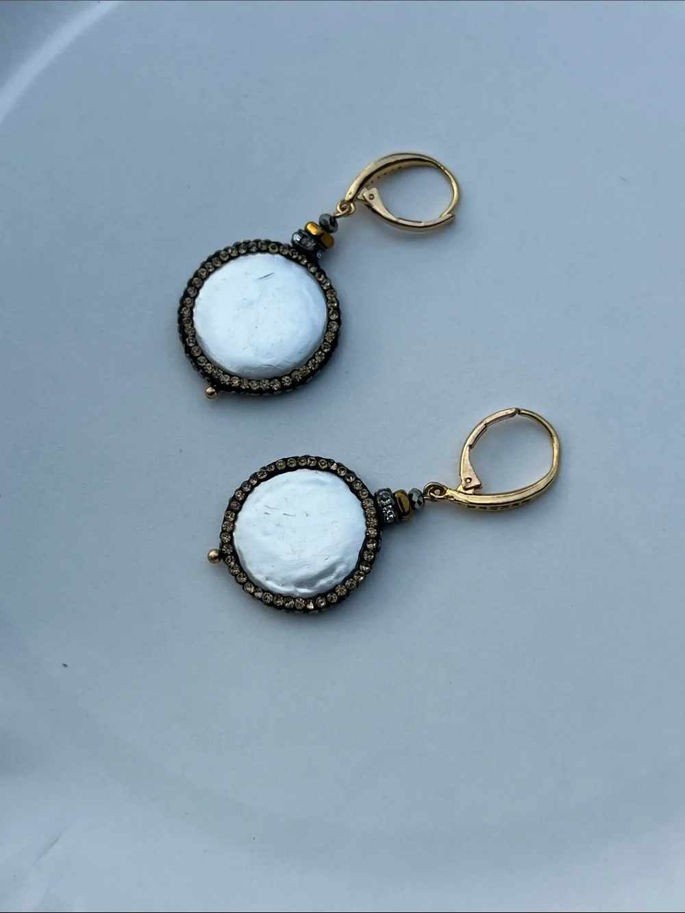 Paul and pitu  naturally chic white